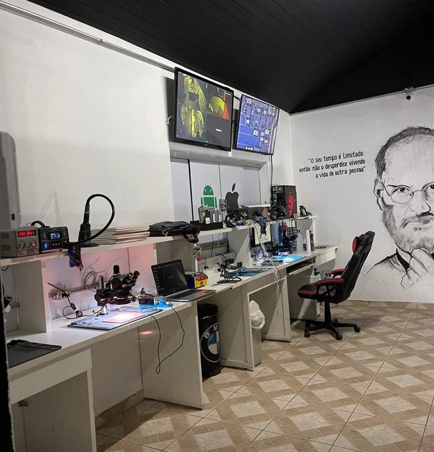Laboratório próprio de manutenção de celulares da Neto Cell em Franca/SP